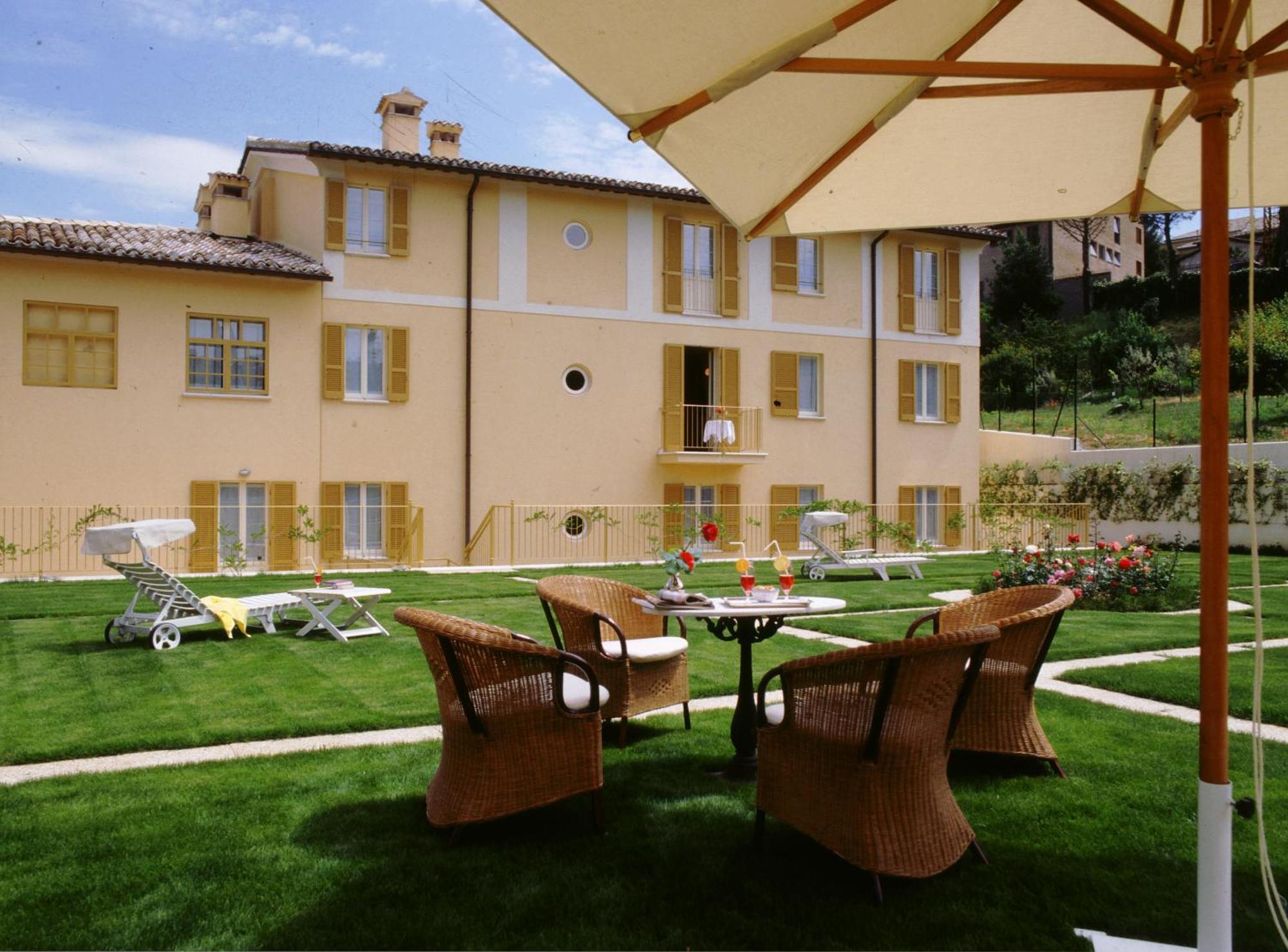 Hotel San Luca สโปเลโต ภายนอก รูปภาพ